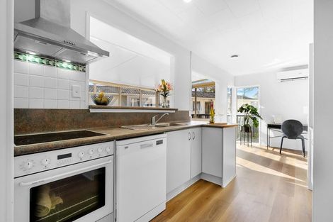 Photo of property in 63 Awaruku Road, Torbay, Auckland, 0630