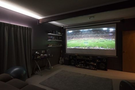 Photo of property in 128 Winara Avenue, Waikanae, 5036