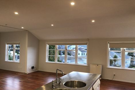 Photo of property in 13 Cavendish Square, Strathmore Park, Wellington, 6022