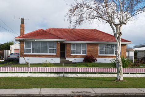 Photo of property in 10 Hallberry Road, Mangere East, Auckland, 2024