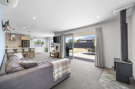 Photo of property in 8 Pennycook Place, Lake Hawea, Wanaka, 9382