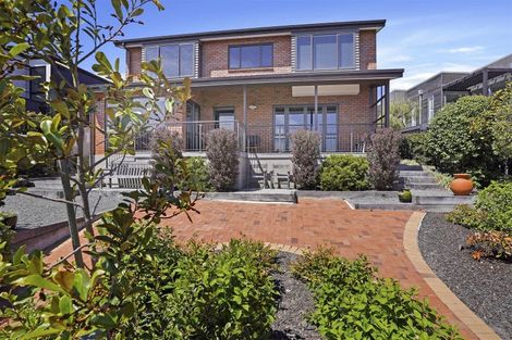 Photo of property in 11 Hilltop Lane, Mount Pleasant, Christchurch, 8081