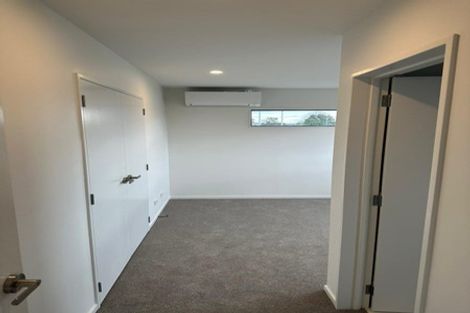 Photo of property in 723a Massey Road, Mangere, Auckland, 2022