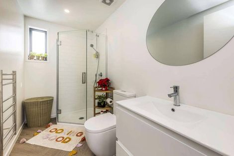 Photo of property in 1/11 Lewis Road, Pakuranga, Auckland, 2010
