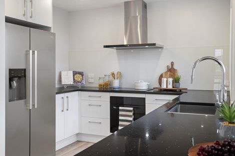 Photo of property in 11 Waikohi Avenue, Glenbrook, Waiuku, 2681