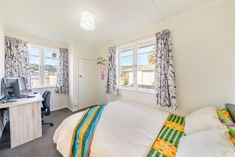 Photo of property in 21 Totara Park Road, Clouston Park, Upper Hutt, 5018