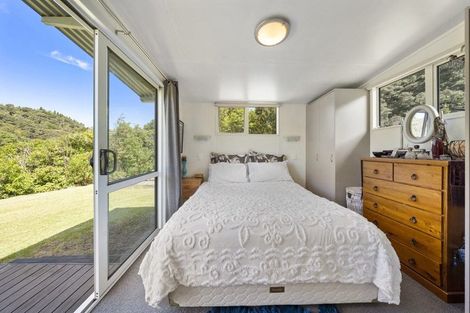 Photo of property in 46 Stoney Creek Drive, Waitakere, Henderson, 0782