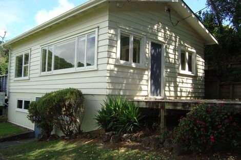 Photo of property in 132 Cornwallis Road, Cornwallis, Auckland, 0604