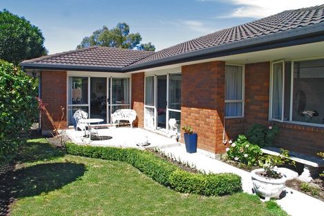 Photo of property in 2/146 Maidstone Road, Ilam, Christchurch, 8041