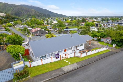 Photo of property in 2 Summit Road, Fairfield, Lower Hutt, 5011