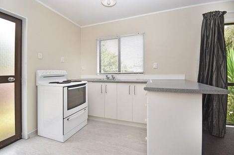 Photo of property in 2/87 Kayes Road, Pukekohe, 2120