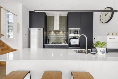 Photo of property in 4a Armour Avenue, Mount Victoria, Wellington, 6011