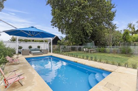 Photo of property in 24 Tauhinu Road, Greenhithe, Auckland, 0632