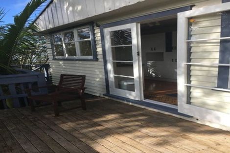 Photo of property in 60 Colwill Road, Massey, Auckland, 0614