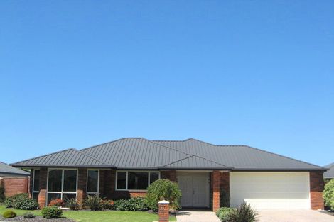 Photo of property in 11 Coolspring Way, Redwood, Christchurch, 8051