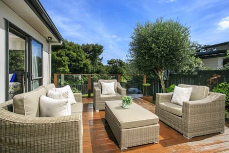 Photo of property in 30 Admirals Court Drive, Greenhithe, Auckland, 0632