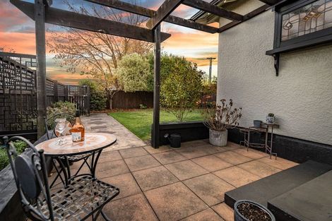 Photo of property in 102 Somerfield Street, Somerfield, Christchurch, 8024