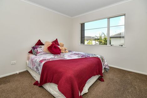 Photo of property in 4 Glasson Avenue, Flat Bush, Auckland, 2016