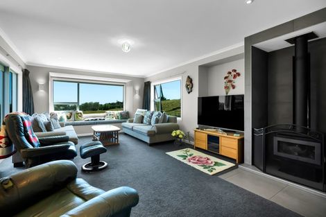 Photo of property in 563 Mangorei Road, Mangorei, New Plymouth, 4371