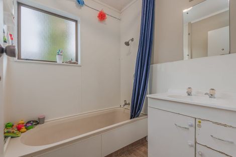 Photo of property in 59 Raglan Avenue, Cloverlea, Palmerston North, 4412