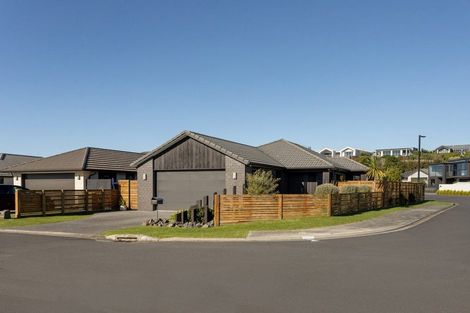 Photo of property in 63 Bert Wall Drive, Omokoroa, 3114
