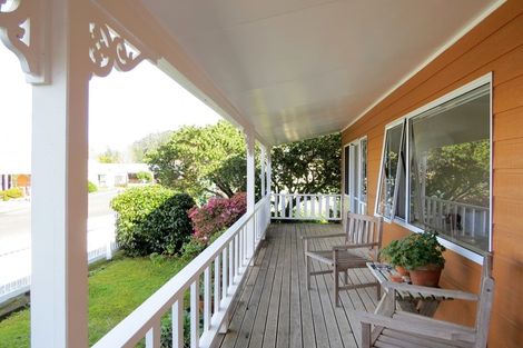 Photo of property in 12 Courthouse Lane, Coromandel, 3506