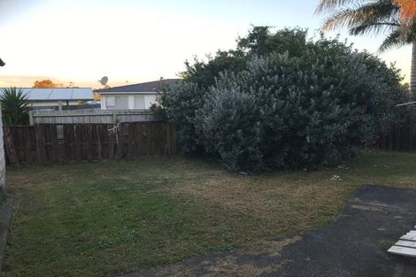Photo of property in 11 Medina Place, Half Moon Bay, Auckland, 2012