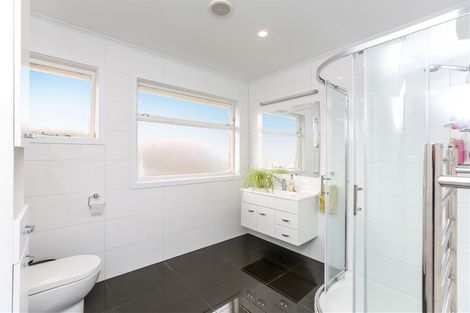 Photo of property in 264a Courtenay Street, Strandon, New Plymouth, 4312
