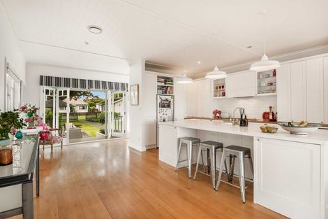 Photo of property in 69 Ngataringa Road, Devonport, Auckland, 0624