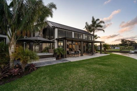 Photo of property in 3 Kuaka Grove, One Tree Point, 0118