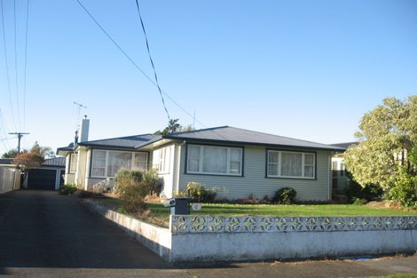 Photo of property in 6 Lowestoft Place, West End, Palmerston North, 4412