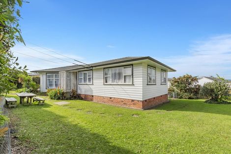 Photo of property in 27 Litten Road, Cockle Bay, Auckland, 2014