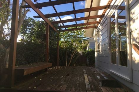 Photo of property in 2/521 Pakuranga Road, Howick, Auckland, 2010