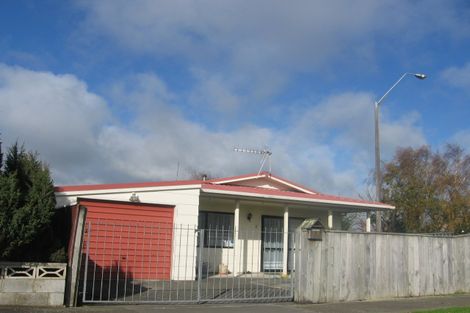 Photo of property in 2 Liverpool Street, Takaro, Palmerston North, 4412