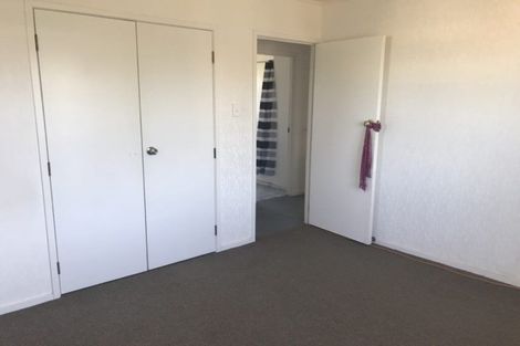 Photo of property in 2/31 Solveig Place, Randwick Park, Auckland, 2105