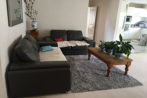 Photo of property in 18 Heyington Way, East Tamaki Heights, Auckland, 2016