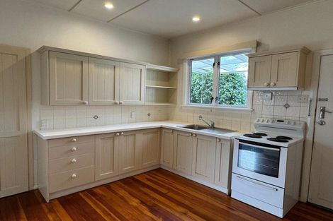 Photo of property in 34 James Cook Street, Havelock North, 4130