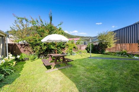 Photo of property in Claredon Court, 46d York Street, Picton, 7220