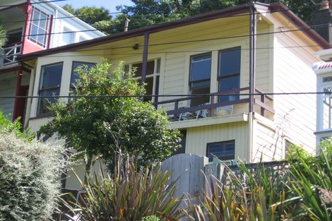 Photo of property in 90 Rolleston Street, Mount Cook, Wellington, 6021