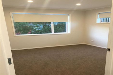 Photo of property in 3a Stitchbird Close, Murrays Bay, Auckland, 0630