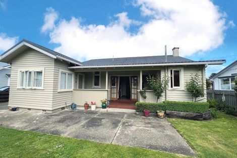 Photo of property in 61 Barraud Street, Dannevirke, 4930