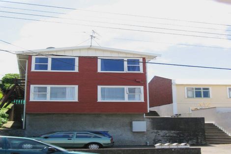 Photo of property in 2/16 Rolleston Street, Mount Cook, Wellington, 6021