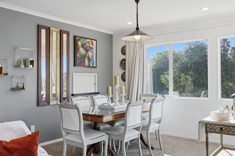 Photo of property in 27 Westminster Gardens, Unsworth Heights, Auckland, 0632