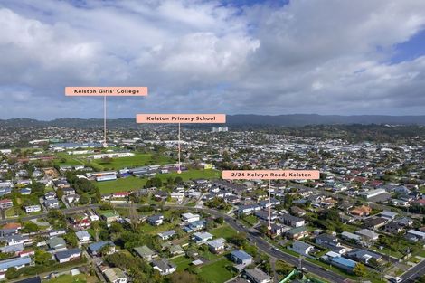 Photo of property in 2/24 Kelwyn Road, Kelston, Auckland, 0602