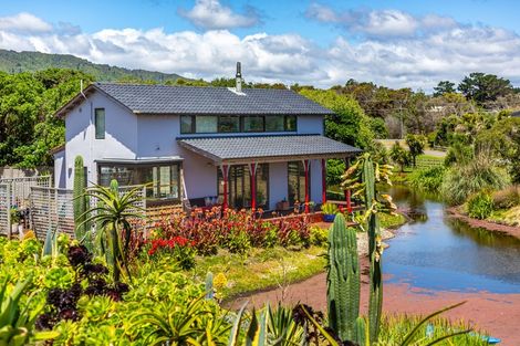 Photo of property in 106 Paetawa Road, Peka Peka, Waikanae, 5391