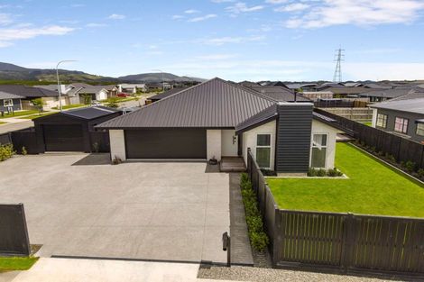Photo of property in 1 Corsica Court, Fitzherbert, Palmerston North, 4410
