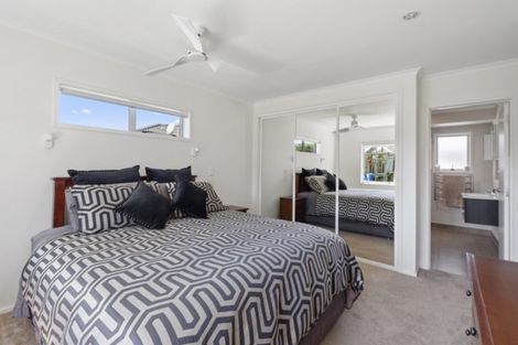 Photo of property in 6 Pohutukawa Place, Karaka, Papakura, 2113