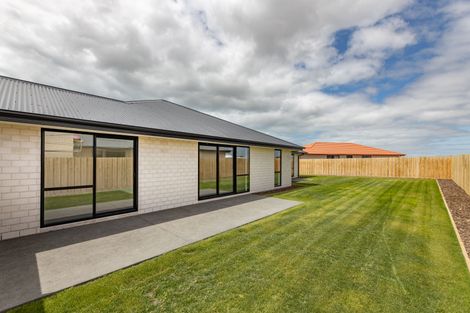 Photo of property in 10 Johnson Avenue, Amberley, 7410