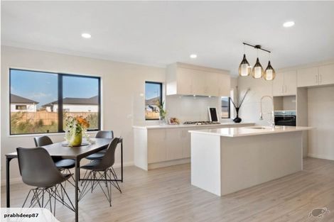 Photo of property in 11 Black Beech Crescent, Takanini, 2110