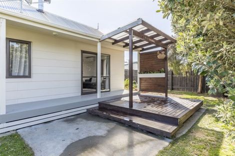 Photo of property in 6a Perrin Place, Kelvin Grove, Palmerston North, 4414